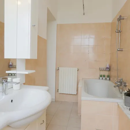 Apartment 130mq 6 Ospiti *